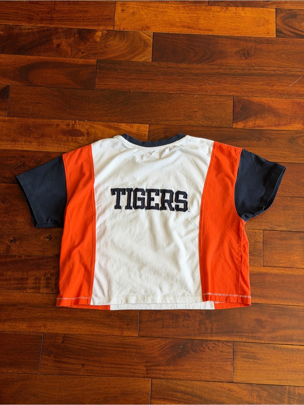 Champion Women’s Colorblock Crop Top in Orange, Navy & White Size S - Picture 7 of 7
